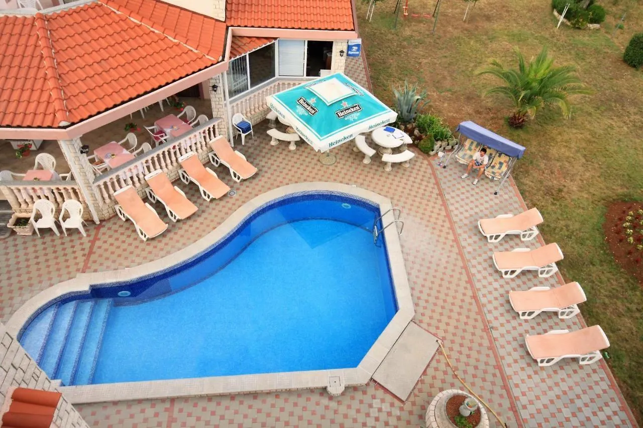 Family Friendly Apartments With A Swimming Pool Kraj, Pasman - 334 Croácia