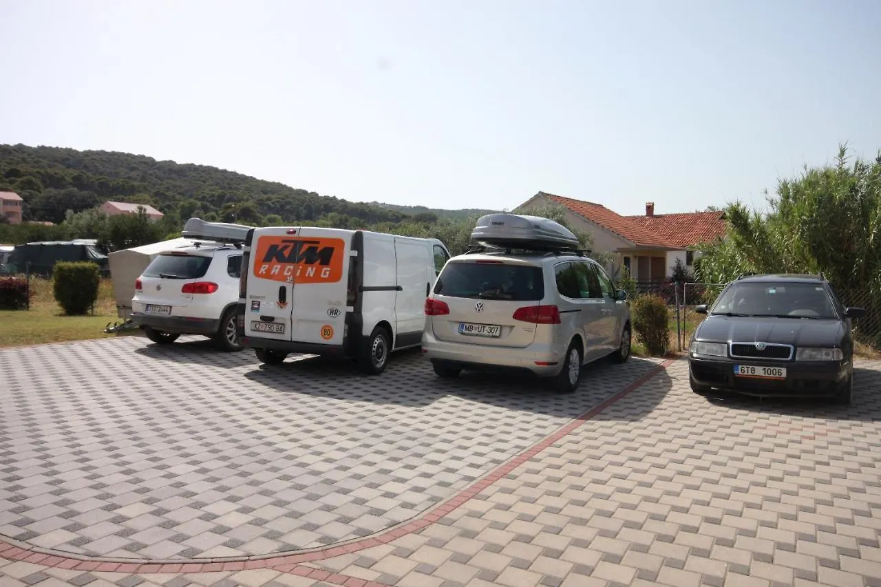 Family Friendly Apartments With A Swimming Pool Kraj, Pasman - 334 0*, Kraj (Zadar) Croácia