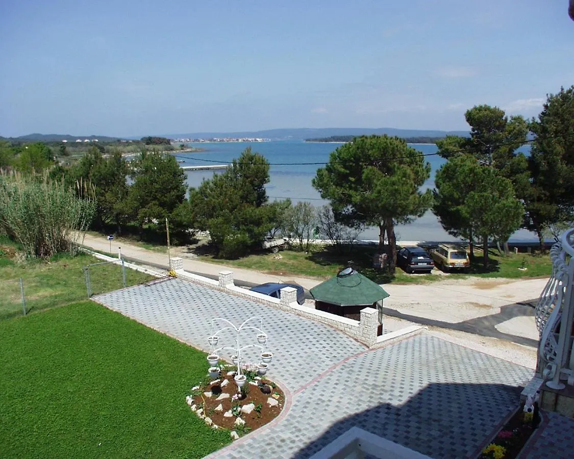 Family Friendly Apartments With A Swimming Pool Kraj, Pasman - 334 0*, Kraj (Zadar)