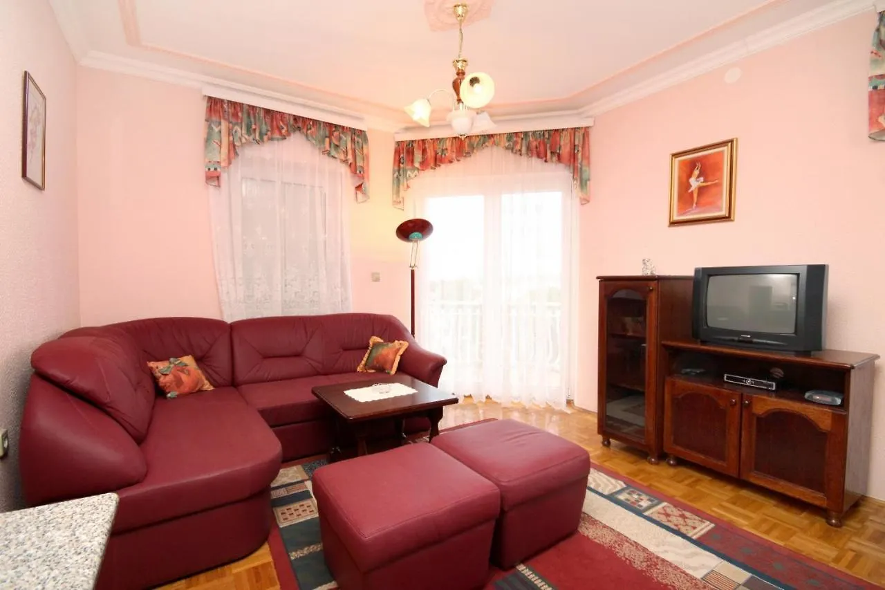 Family Friendly Apartments With A Swimming Pool Kraj, Pasman - 334