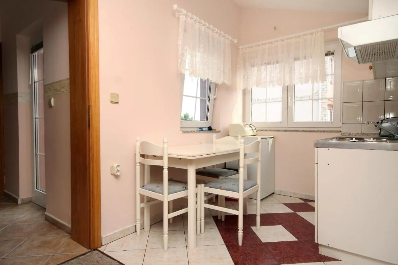 Family Friendly Apartments With A Swimming Pool Kraj, Pasman - 334 0*, Kraj (Zadar) Croácia