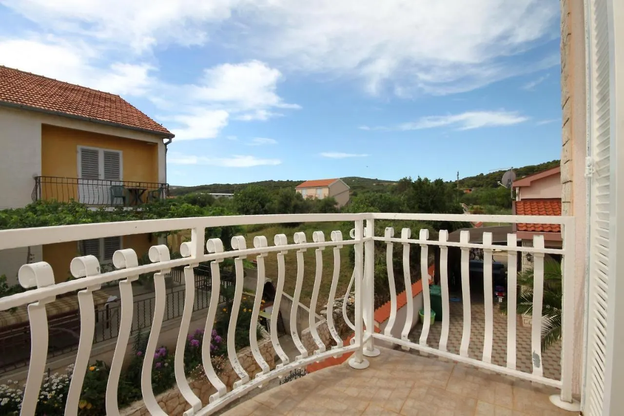 Family Friendly Apartments With A Swimming Pool Kraj, Pasman - 334 0*, Kraj (Zadar)