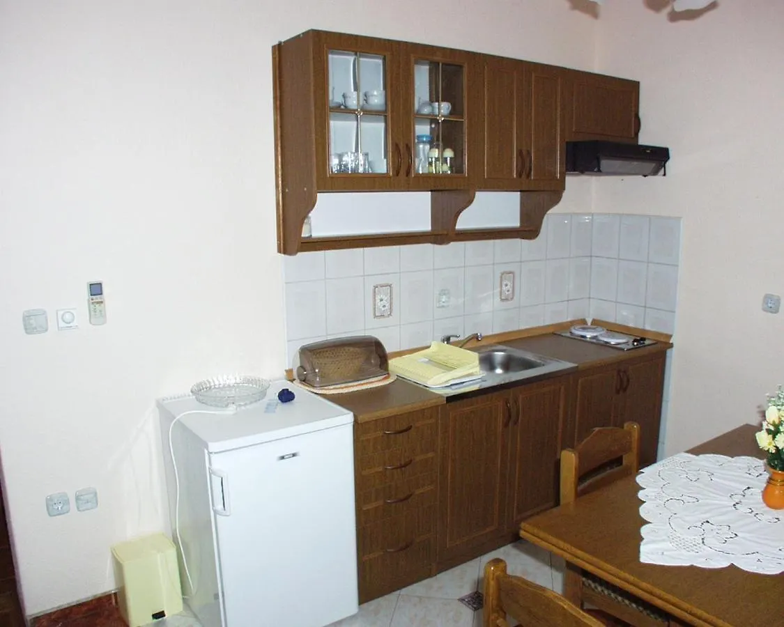 Family Friendly Apartments With A Swimming Pool Kraj, Pasman - 334 0*, Kraj (Zadar)